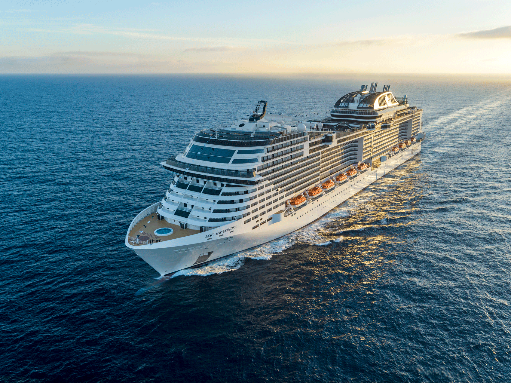 MyCruise MSC Grandiosa Offentlige-arealer Luftfoto2
